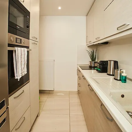 Circle Luxury Apartment By Biνoβi!