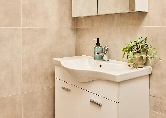 Circle Luxury Apartment By Biνoβi!