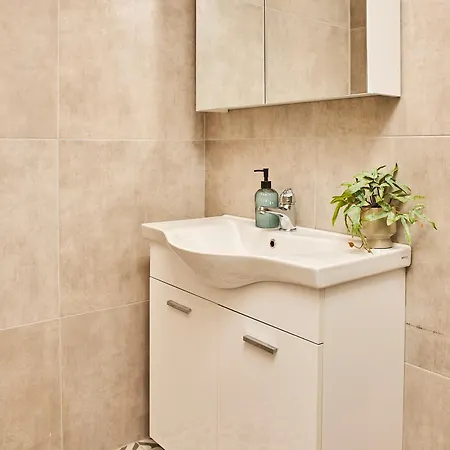 Circle Luxury Apartment By Biνoβi!